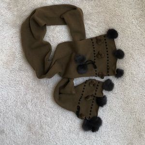 Wool scarf with rabbit fur